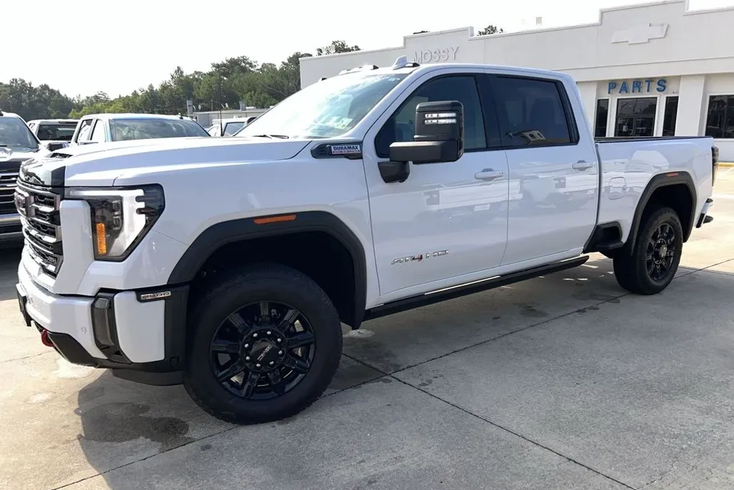 2024 Gmc Sierra HD AT4 photo 1