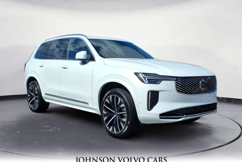 2026 Volvo XC90 Plus T8 photo 1