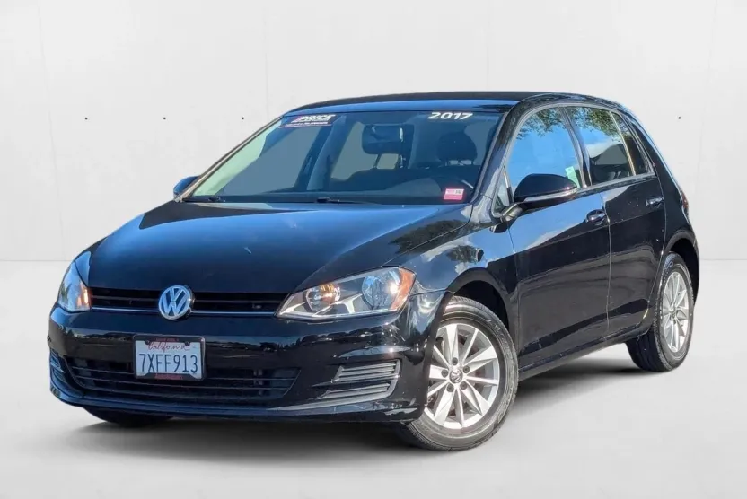 2017 Volkswagen Golf TSI S photo 1