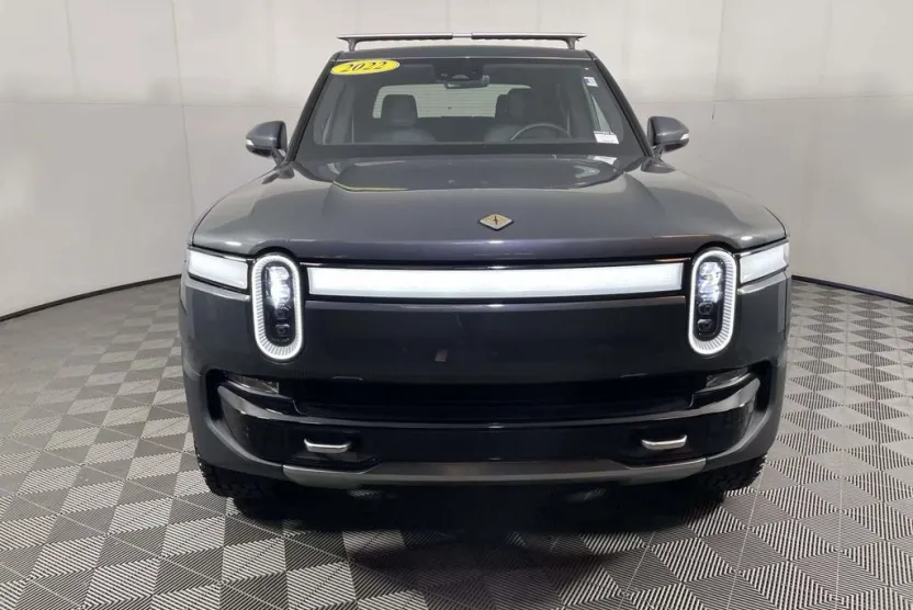 2022 Rivian R1T Launch Edition photo 1