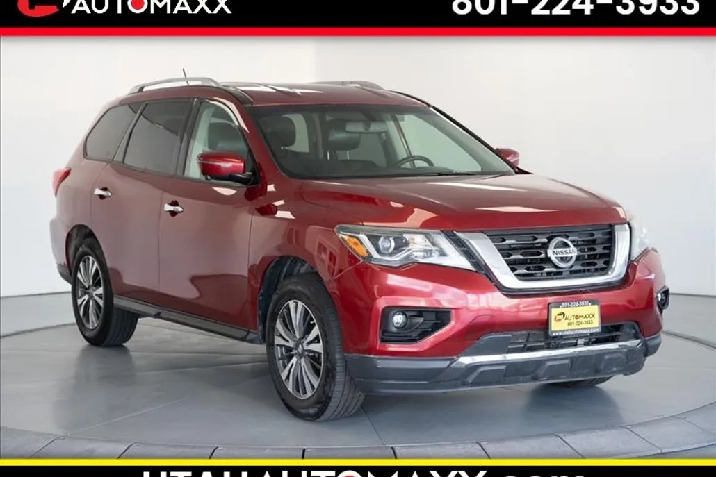 2018 Nissan Pathfinder SL photo 1