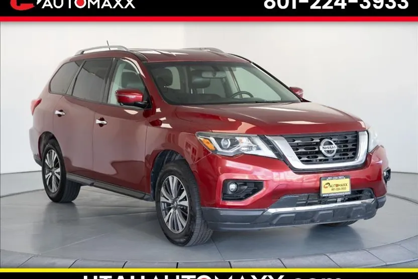 2018 Nissan Pathfinder SL photo 1