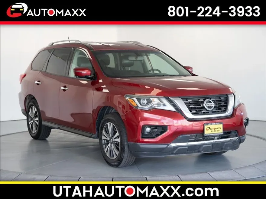 2018 Nissan Pathfinder SL photo 1