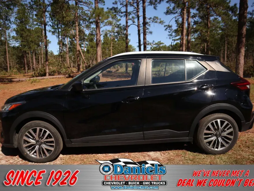 2021 Nissan Kicks SV photo 1