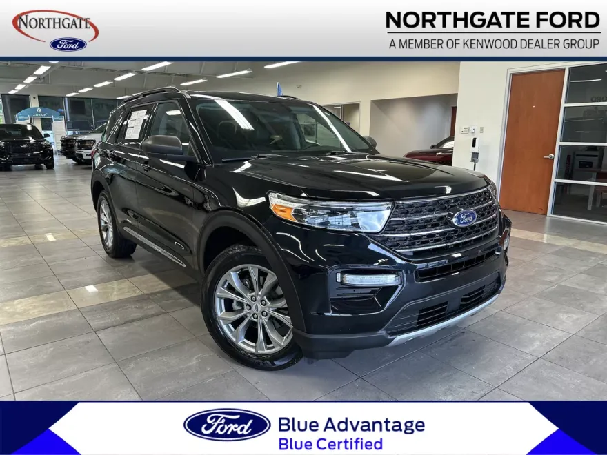 2023 Ford Explorer XLT photo 1