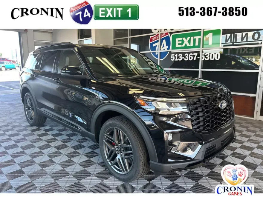 2025 Ford Explorer ST-Line photo 1