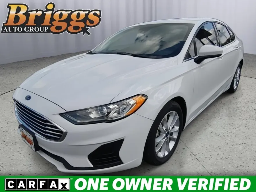 2019 Ford Fusion SE photo 1