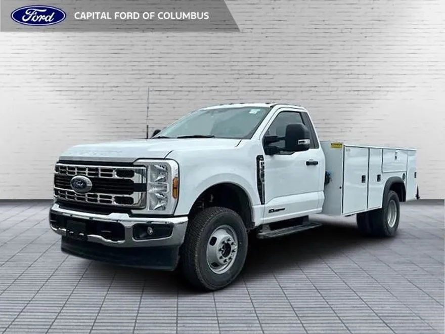 2024 Ford F-350 XL photo 1