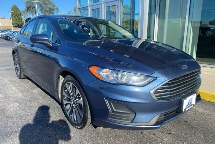 2019 Ford Fusion SE photo 1