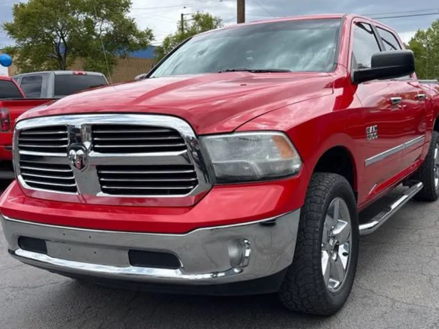 2015 Ram 1500 SLT photo 1