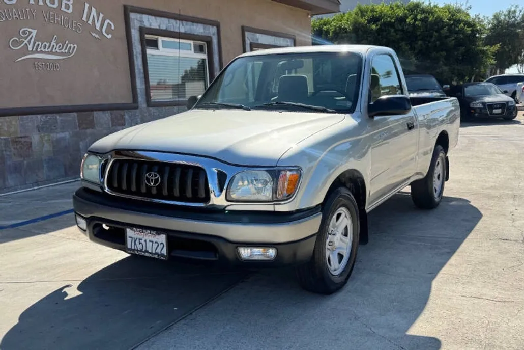 2004 Toyota Tacoma photo 1