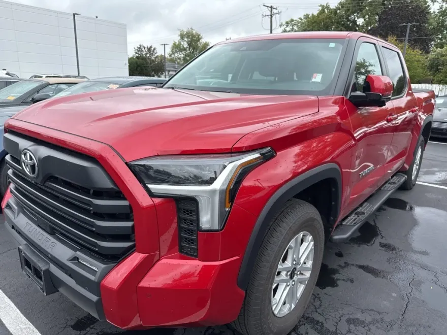 2024 Toyota Tundra SR5 photo 1