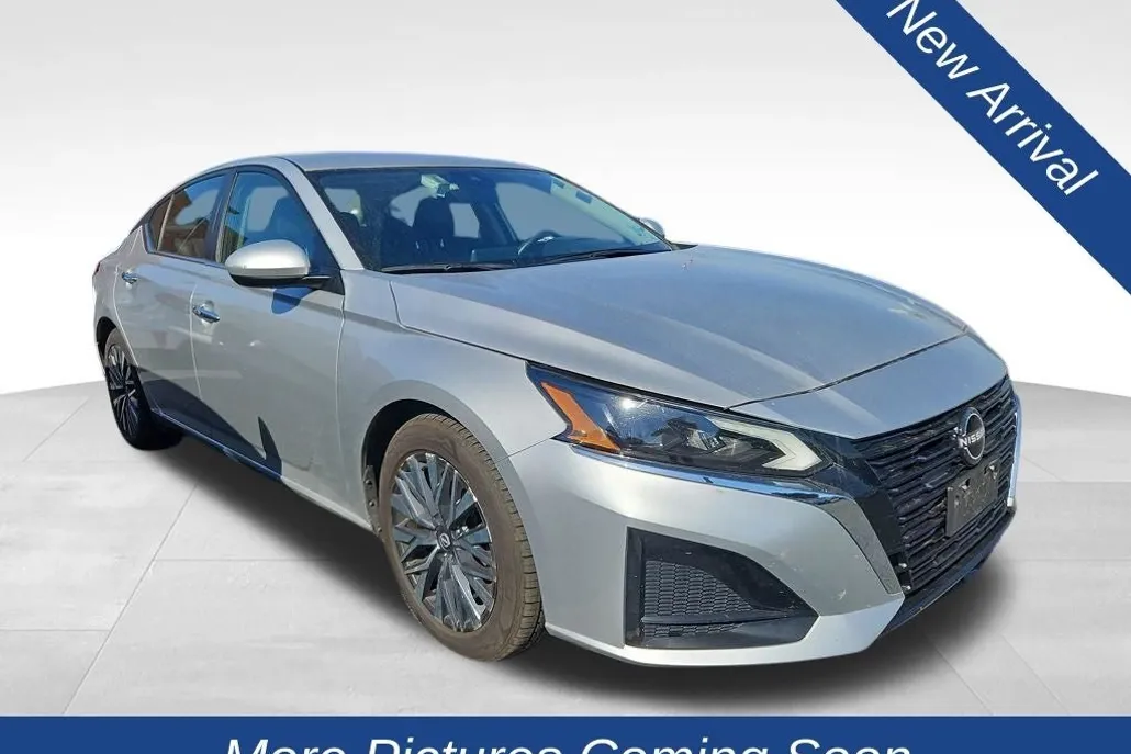 2023 Nissan Altima 2.5 SV photo 1