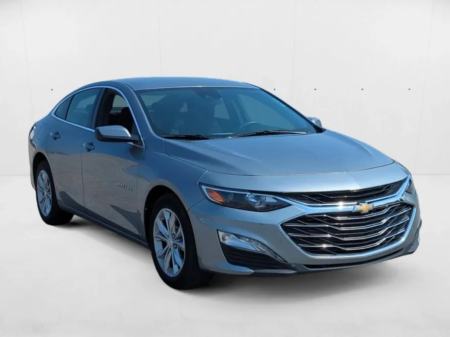 2024 Chevrolet Malibu 1LT photo 1