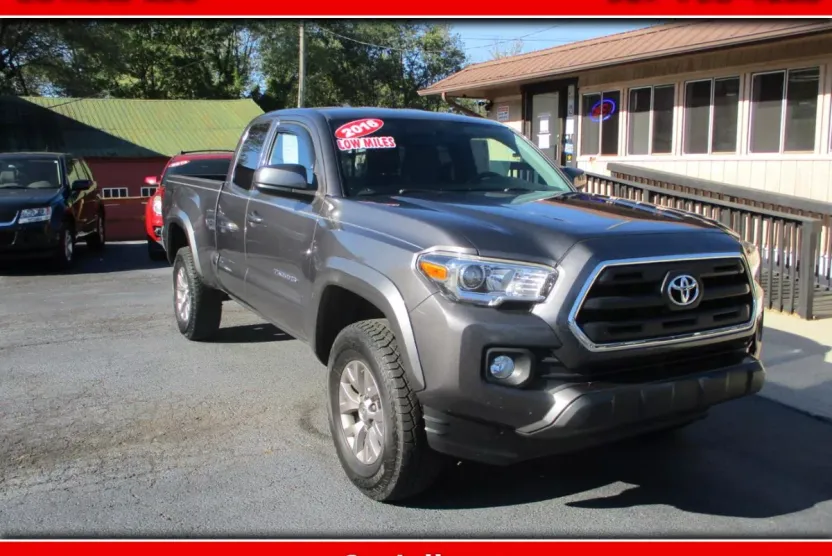 2016 Toyota Tacoma SR photo 1