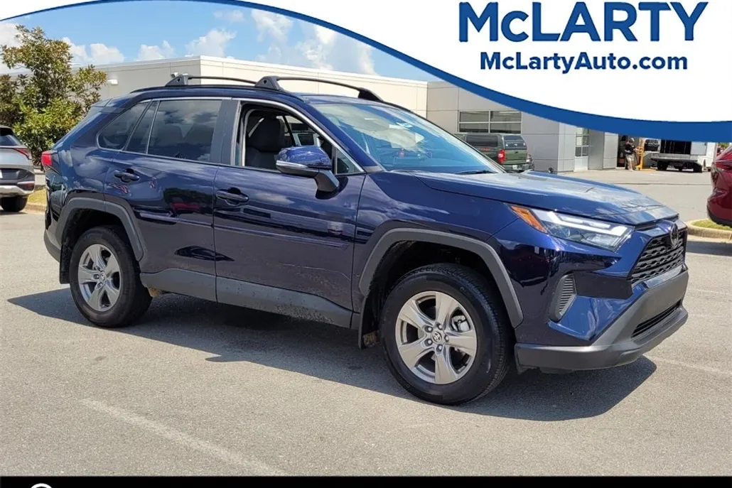 2024 Toyota RAV4 XLE photo 1