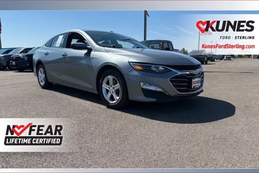 2023 Chevrolet Malibu 1LT photo 1