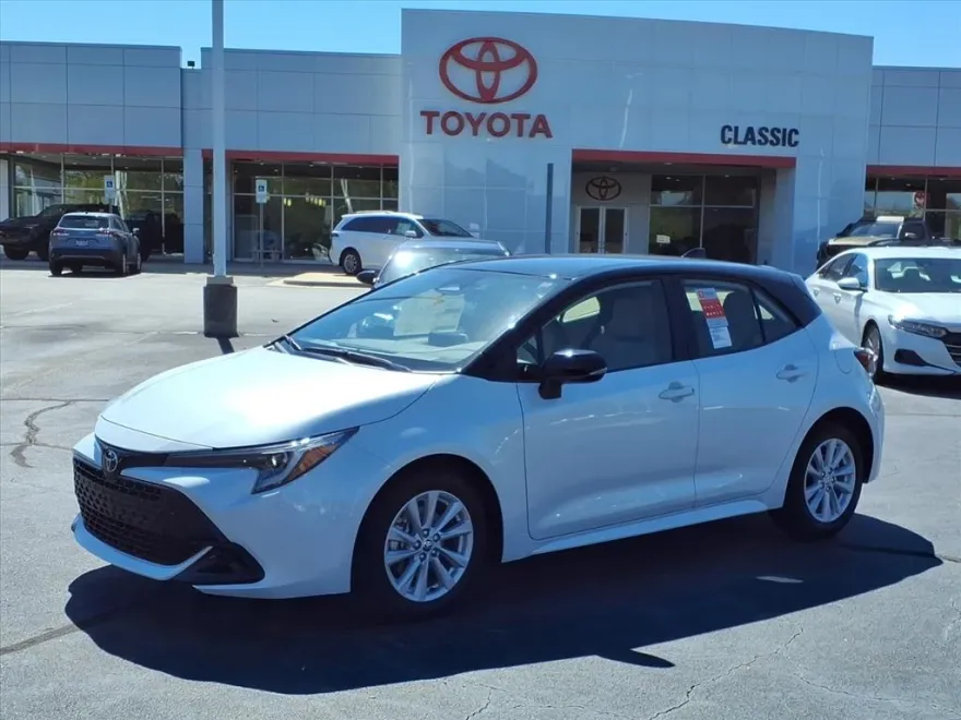 2025 Toyota Corolla SE photo 1