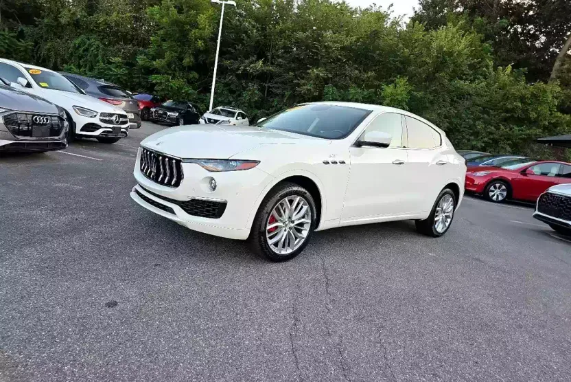 2022 Maserati Levante GT photo 1