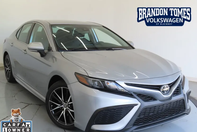 2023 Toyota Camry SE photo 1