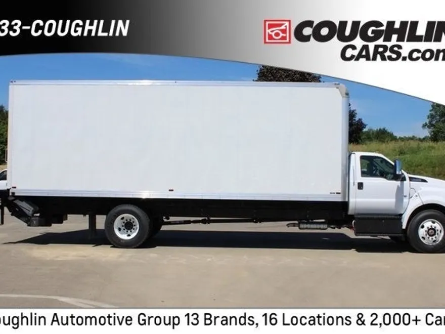 2025 Ford F-650 photo 1