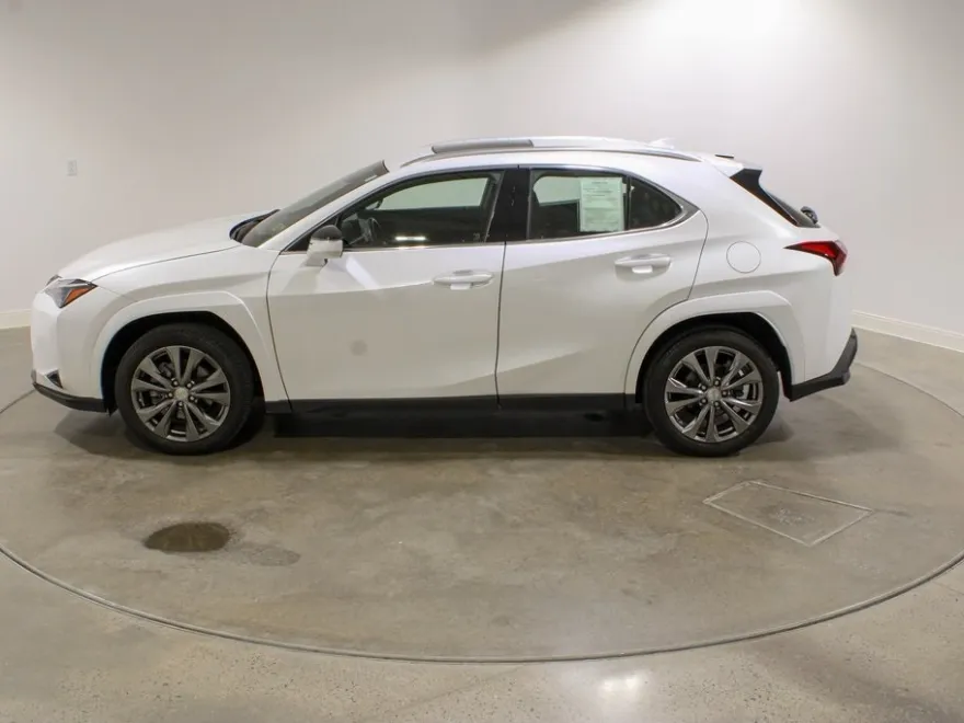 2023 Lexus UX 250h Premium photo 1