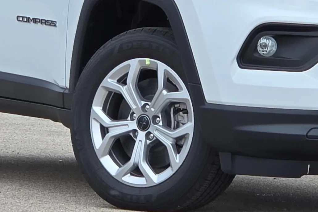 2025 Jeep Compass Latitude photo 1