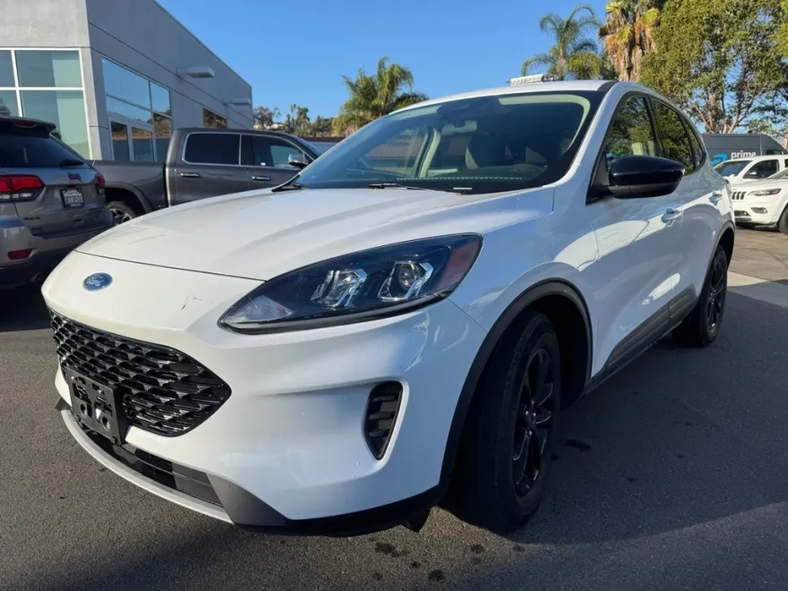 2020 Ford Escape SE Sport Hybrid photo 1