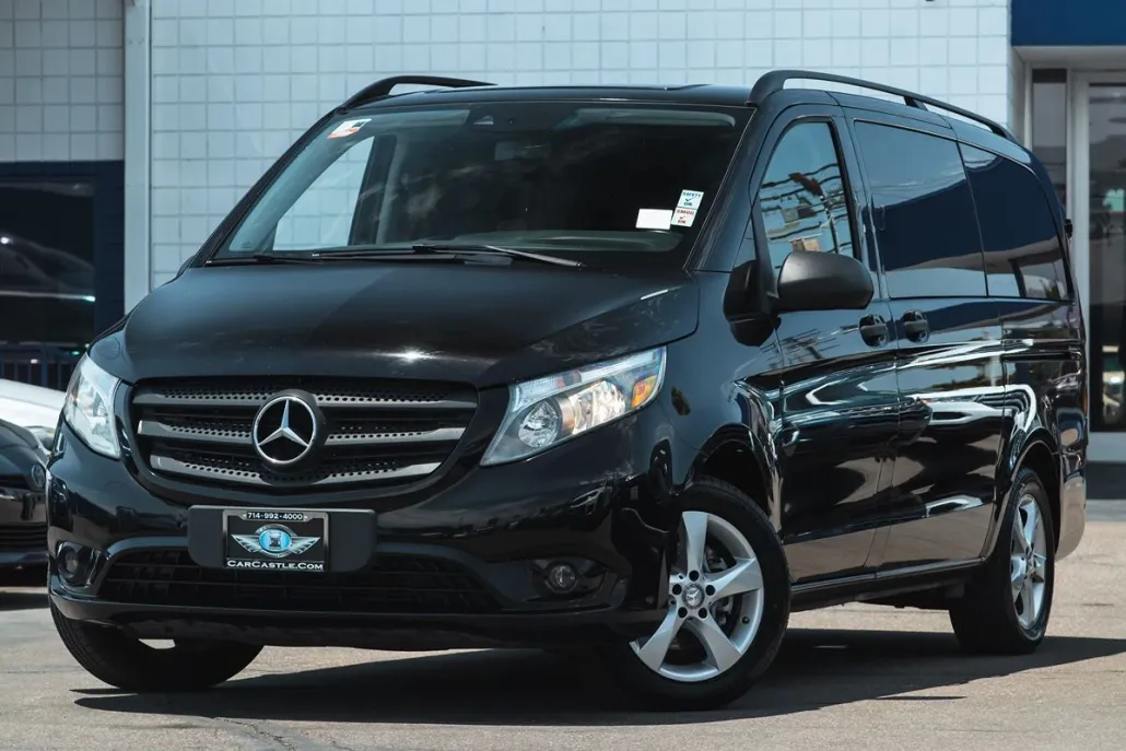 2016 Mercedes Benz Metris Passenger Van photo 1