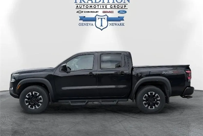 2022 Nissan Frontier PRO-4X photo 1