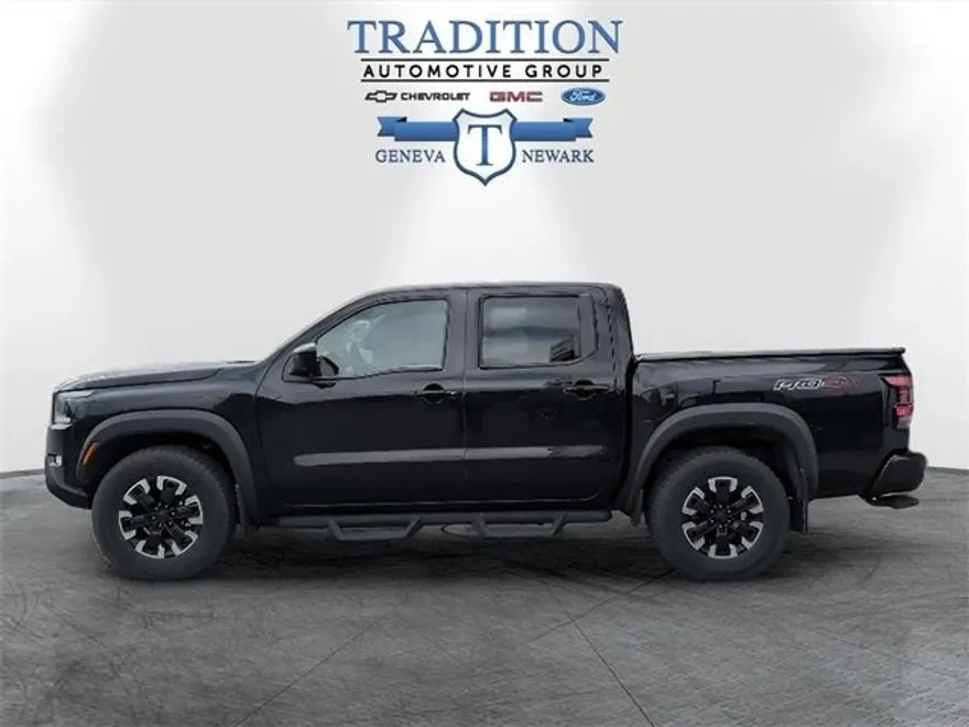 2022 Nissan Frontier PRO-4X photo 1
