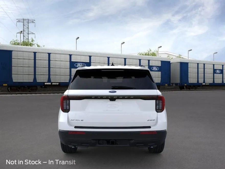2025 Ford Explorer photo 1