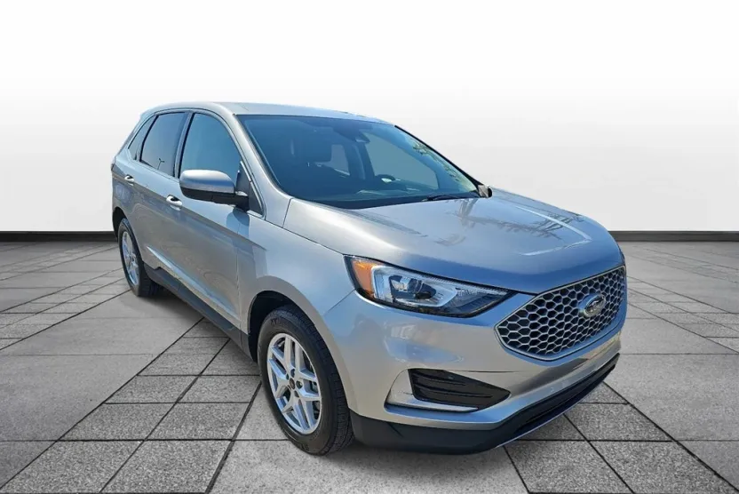 2024 Ford Edge SEL photo 1