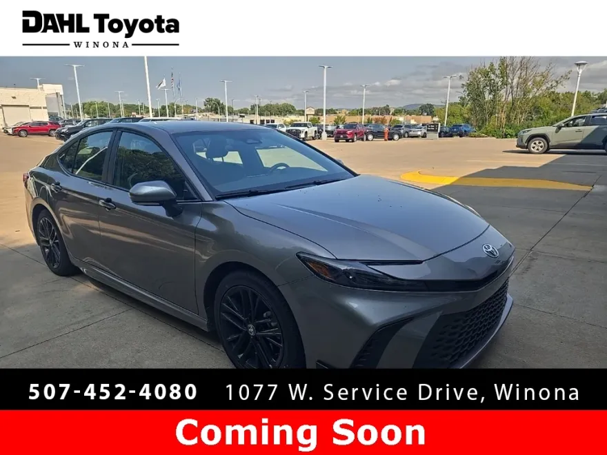 2025 Toyota Camry SE photo 1