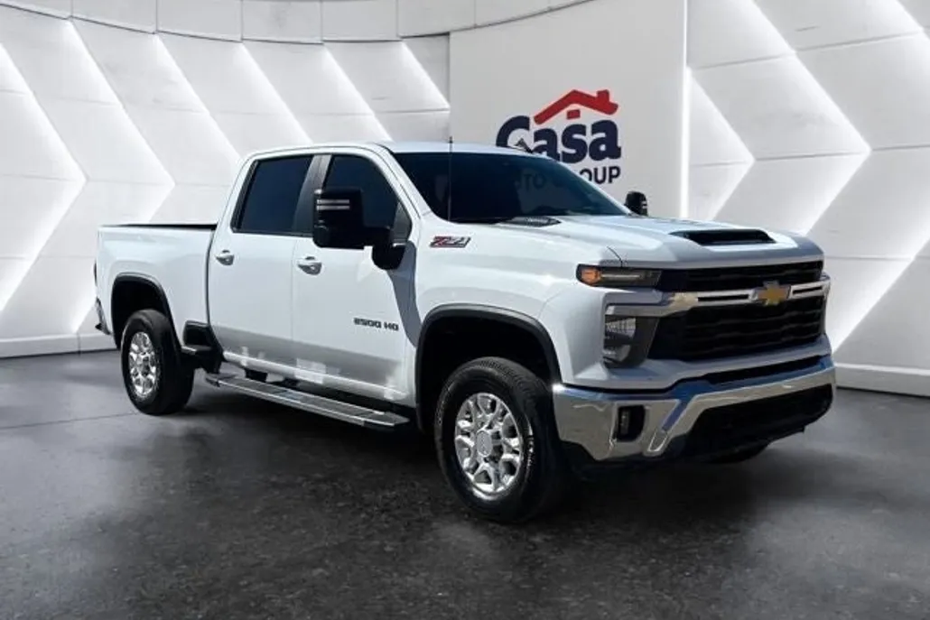 2024 Chevrolet Silverado 2500HD LT photo 1