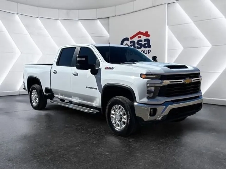 2024 Chevrolet Silverado 2500HD LT photo 1