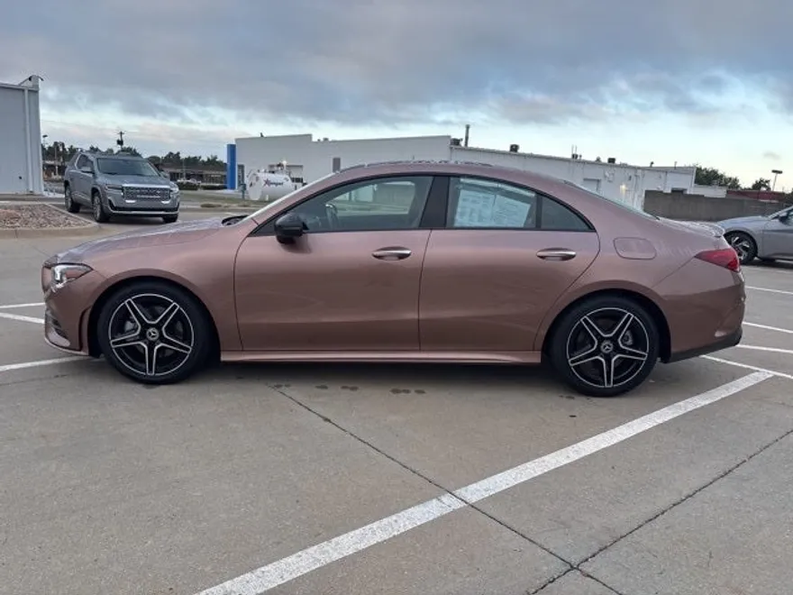 2022 Mercedes Benz CLA 250 4MATIC photo 1