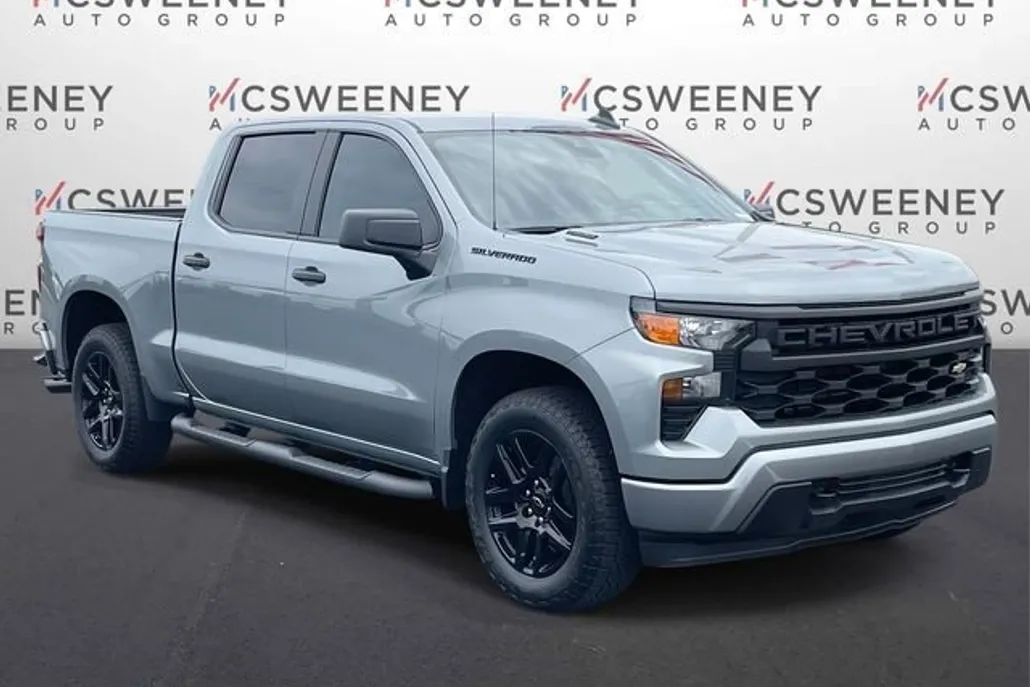 2025 Chevrolet Silverado 1500 Custom photo 1