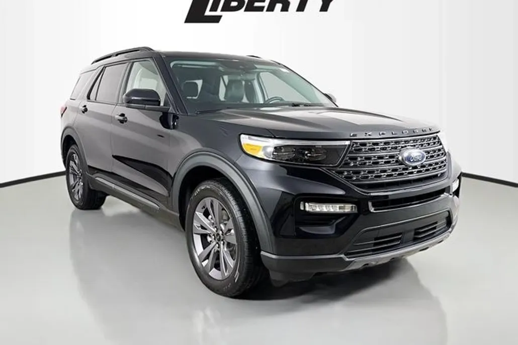2022 Ford Explorer XLT photo 1
