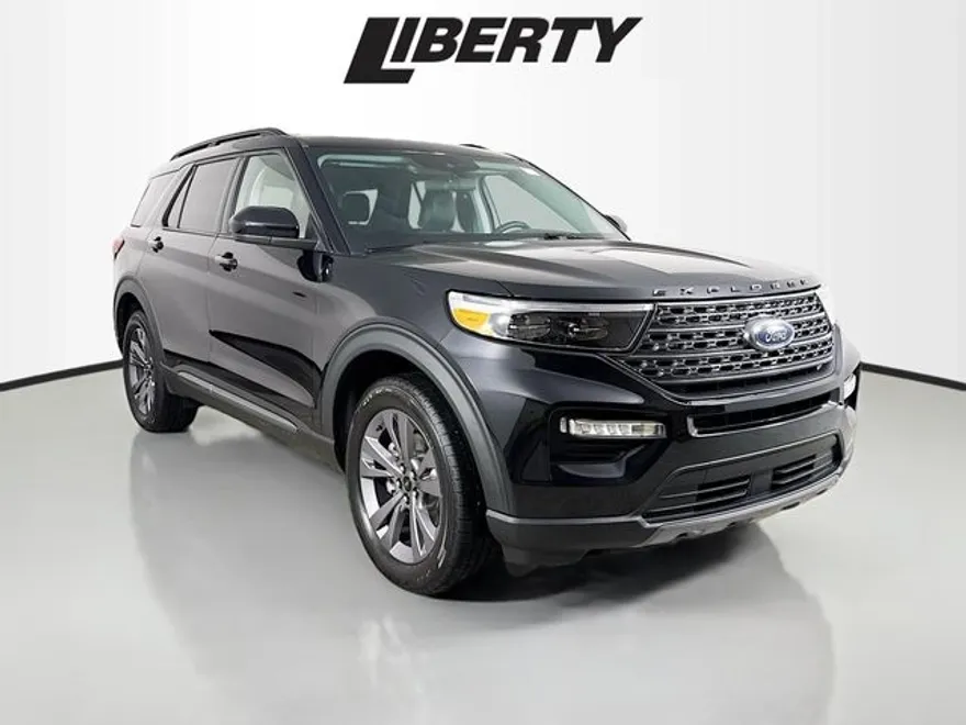 2022 Ford Explorer XLT photo 1