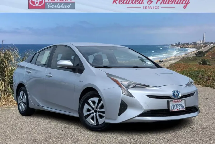 2016 Toyota Prius Two photo 1