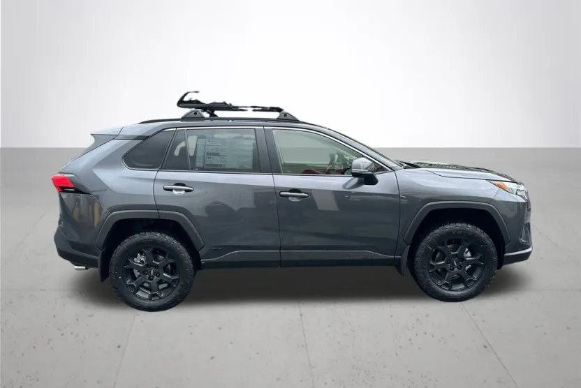 2025 Toyota RAV4 Hybrid XLE photo 1