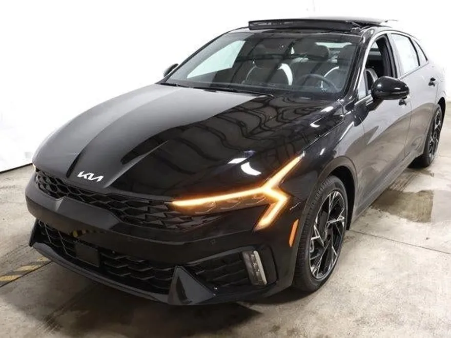 2025 Kia K5 GT-Line photo 1