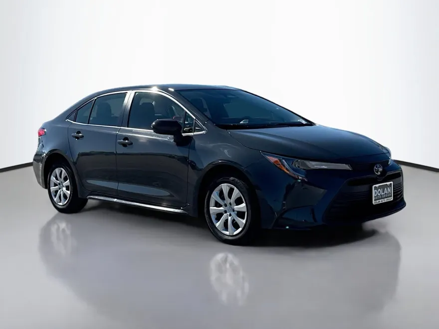 2024 Toyota Corolla LE photo 1