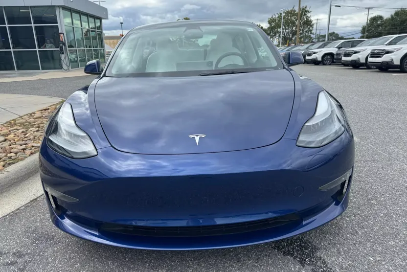 2023 Tesla Model 3 Performance photo 1