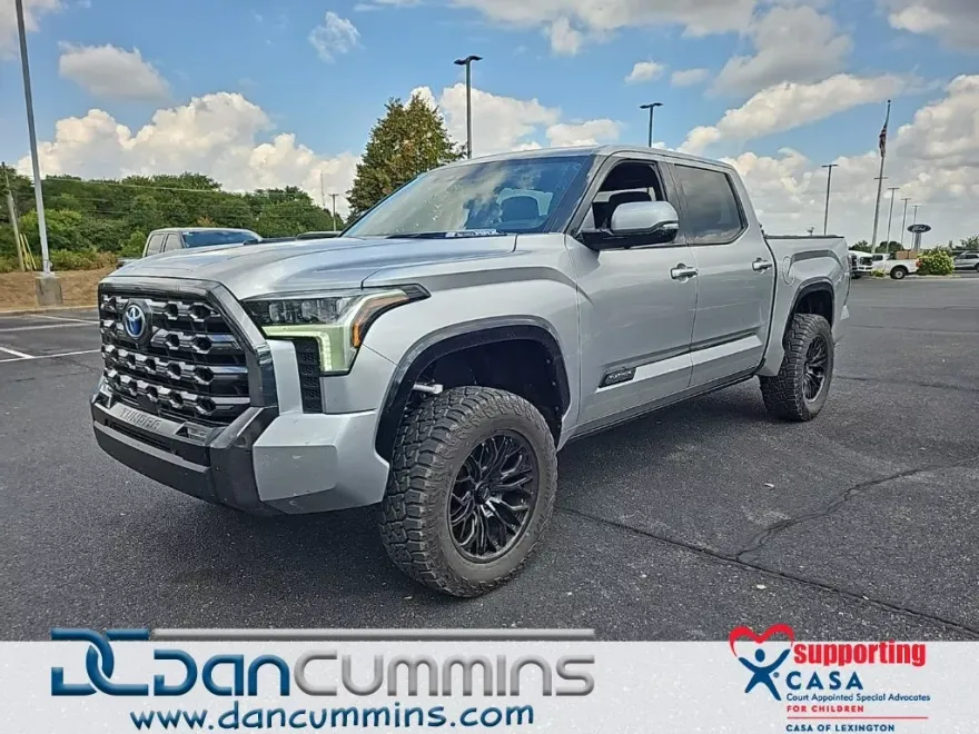 2023 Toyota Tundra Platinum photo 1
