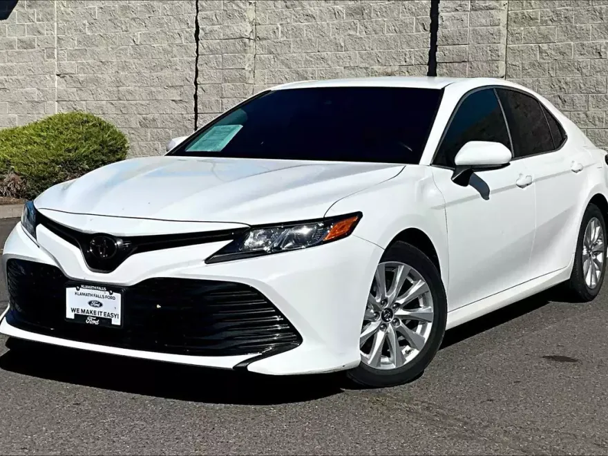 2018 Toyota Camry SE XLE photo 1