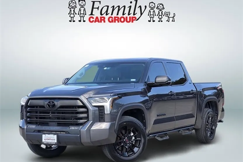 2023 Toyota Tundra SR5 photo 1