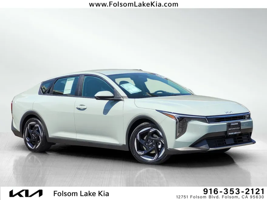 2025 Kia K4 EX photo 1