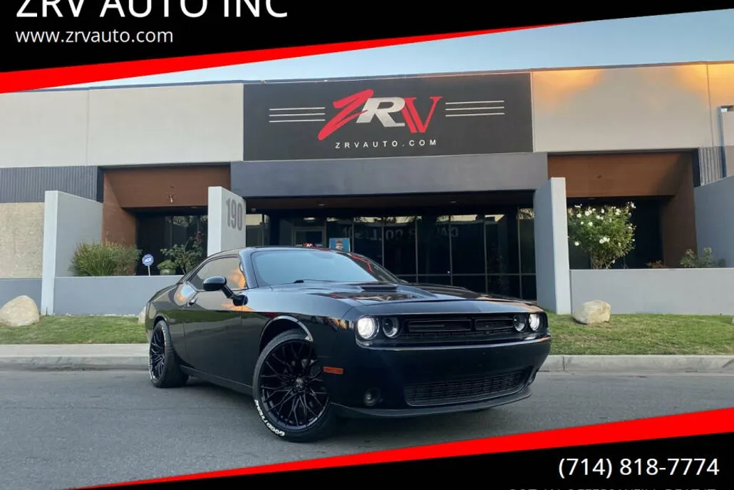 2018 Dodge Challenger SXT Plus photo 1